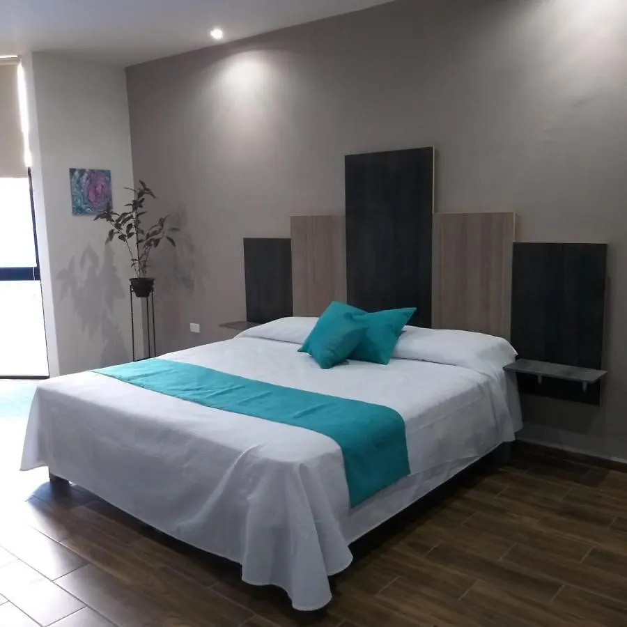 Suites And Art Cancun